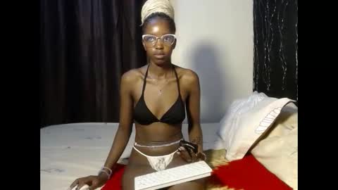 Snapshot of tempting_vibe chatting on 11.03.25 tempting_vibe online show from 11.03.25