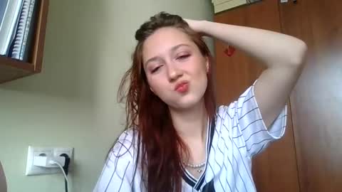 Snapshot of temptingvision chatting on 03.12.25 temptingvision online show from 03.12.25