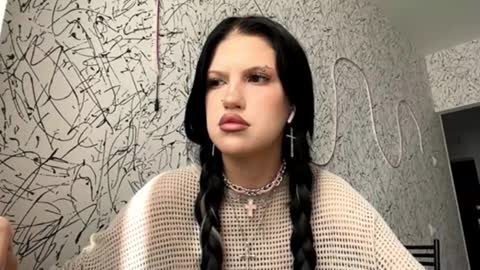 Snapshot of tenniegirres chatting on 10.22.25 Hi Im Vini online show from 10.22.25
