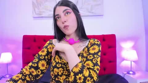 Snapshot of teresa_moon chatting on 12.04.24 TERESA Give me a good rating if you enjoy my show online show from 12.04.24