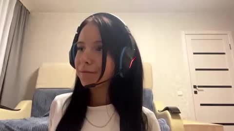 Snapshot of terresastair chatting on 11.05.25 Demi online show from 11.05.25