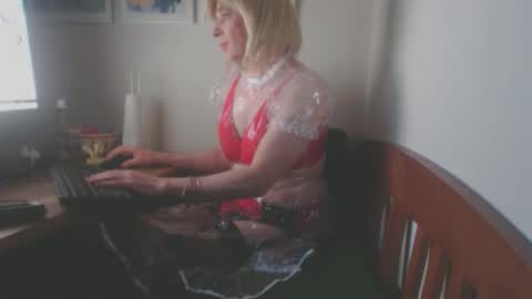 Snapshot of tgirlsub4domq chatting on 09.13.25 Tgirlsub4DomQ online show from 09.13.25