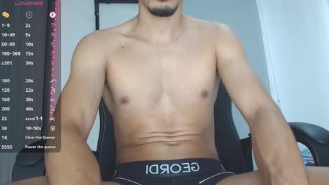 Snapshot of th_russ chatting on 12.22.24 INSTAGRAM Th1rss online show from 12.22.24