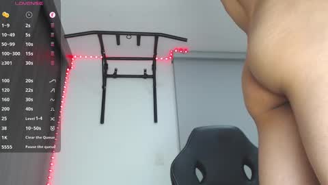 Snapshot of th_russ chatting on 01.05.25 INSTAGRAM Th1rss online show from 01.05.25