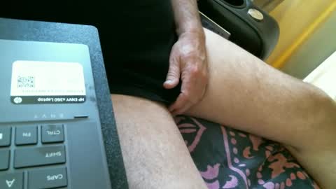 Snapshot of thameslee chatting on 03.09.25 Thames online show from 03.09.25