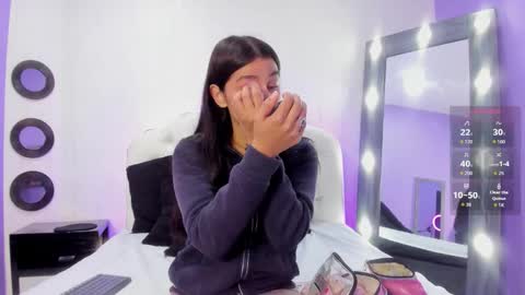 Thayla online show from 10.18.25