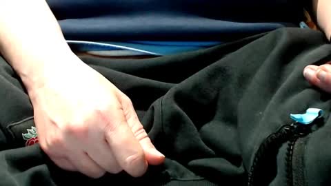 Snapshot of the1pocketrocket chatting on 01.11.25 the1pocketrocket online show from 01.11.25