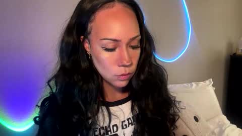 Snapshot of the_dahli_mama chatting on 10.20.25 the_dahli_mama online show from 10.20.25