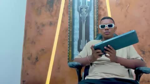 Snapshot of the_hot_boy0 chatting on 11.10.25 the_hot_boy0 online show from 11.10.25