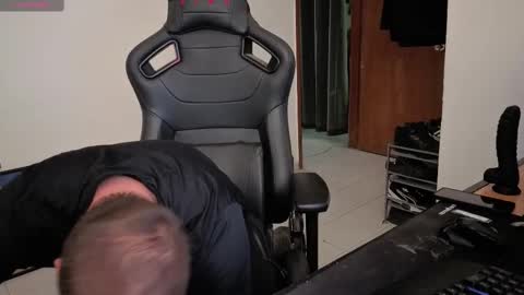 Snapshot of the_king74 chatting on 09.30.25 the_king74 online show from 09.30.25