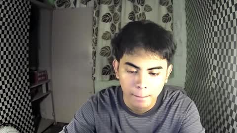 Snapshot of thehugecomeback chatting on 12.03.24 Xerxis online show from 12.03.24