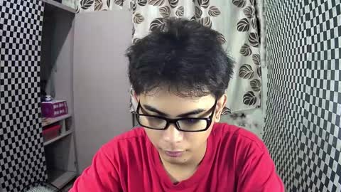 Snapshot of thehugecomeback chatting on 12.08.24 Xerxis online show from 12.08.24