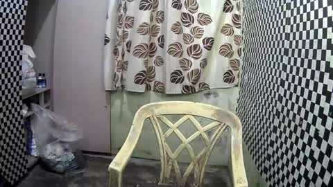 Snapshot of thehugecomeback chatting on 01.20.25 Xerxis online show from 01.20.25