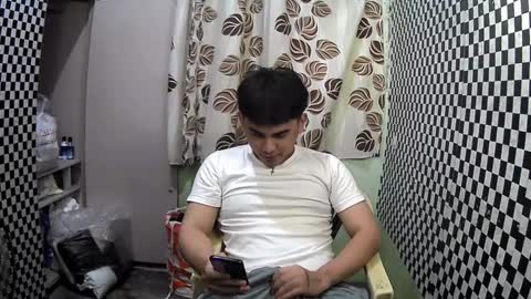 Snapshot of thehugecomeback chatting on 01.21.25 Xerxis online show from 01.21.25