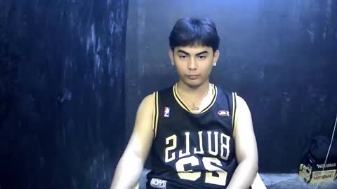 Snapshot of thehugecomeback chatting on 02.09.25 Xerxis online show from 02.09.25