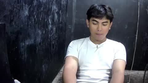 Snapshot of thehugecomeback chatting on 02.25.25 Xerxis online show from 02.25.25