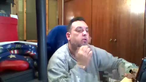 Snapshot of thekier chatting on 01.01.25 thekier online show from 01.01.25