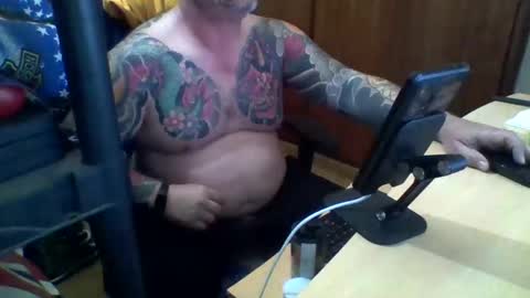 Snapshot of thekier chatting on 02.14.25 thekier online show from 02.14.25