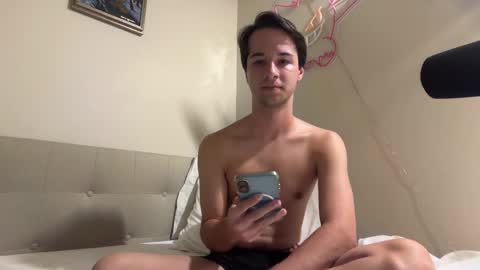 Snapshot of thelonglouie chatting on 09.28.25 Louie online show from 09.28.25