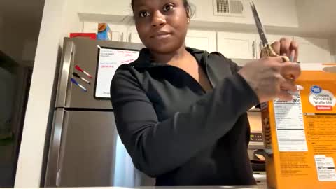 Snapshot of thequeen_777 chatting on 10.17.25 thequeen_777 online show from 10.17.25