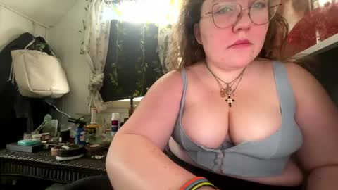 Snapshot of thesashadomme chatting on 01.09.25 The Sasha Domme online show from 01.09.25