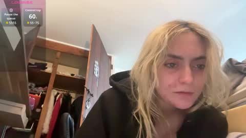 Snapshot of thesouthofthewood chatting on 11.17.25 thesouthofthewood online show from 11.17.25