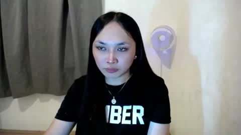 Snapshot of theunstoppable_ellaxoxo chatting on 11.08.25 Ella online show from 11.08.25