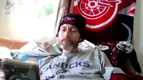 Snapshot of theycallmemellowthebreeze chatting on 02.25.25 mellow online show from 02.25.25