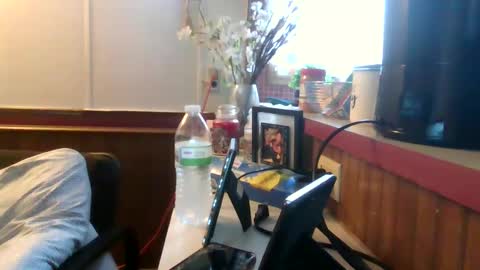 Snapshot of theycallmemellowthebreeze chatting on 09.20.25 mellow online show from 09.20.25