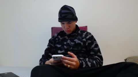 Thiago independent model online show from 01.03.25