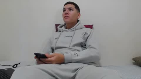 Thiago independent model online show from 01.25.25