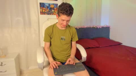 Snapshot of thiago_james69 chatting on 10.16.25 Manuel online show from 10.16.25