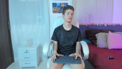 Snapshot of thiago_james69 chatting on 10.19.25 Manuel online show from 10.19.25