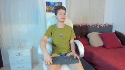 Snapshot of thiago_james69 chatting on 10.20.25 Manuel online show from 10.20.25