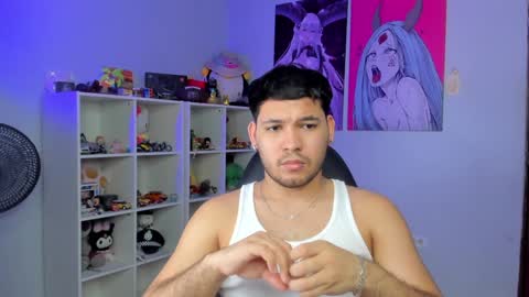 Snapshot of thomascollins__ chatting on 12.10.24 Thomas online show from 12.10.24