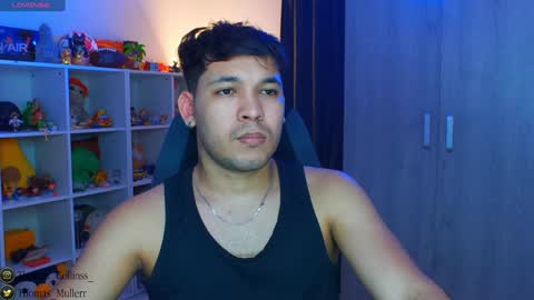 Snapshot of thomascollins__ chatting on 02.04.25 Thomas online show from 02.04.25