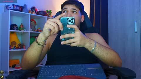 Snapshot of thomascollins__ chatting on 02.07.25 Thomas online show from 02.07.25