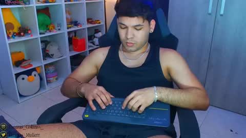 Snapshot of thomascollins__ chatting on 02.12.25 Thomas online show from 02.12.25