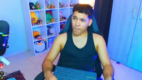 Snapshot of thomascollins__ chatting on 03.11.25 Thomas online show from 03.11.25