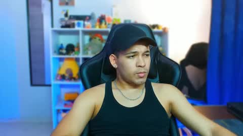 Snapshot of thomascollins__ chatting on 09.10.25 Thomas online show from 09.10.25