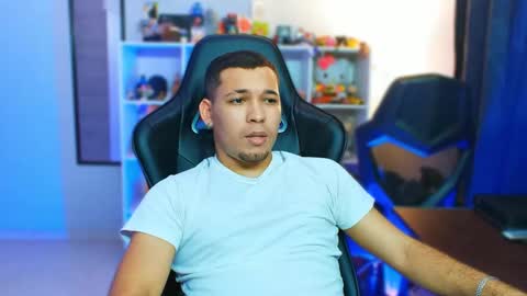 Snapshot of thomascollins__ chatting on 10.26.25 Thomas online show from 10.26.25