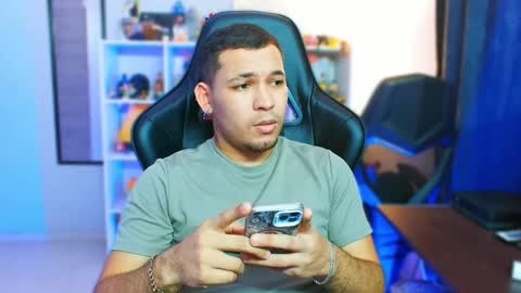 Snapshot of thomascollins__ chatting on 10.28.25 Thomas online show from 10.28.25