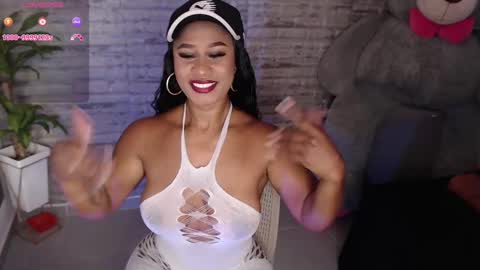 Snapshot of tinna__hottie chatting on 10.02.25 Tinna Goddess online show from 10.02.25