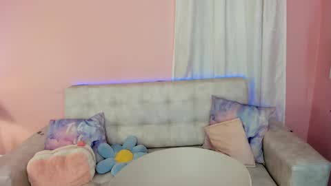 Snapshot of tiny_cora chatting on 12.23.24 tiny_cora online show from 12.23.24