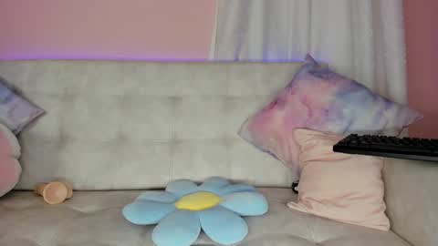 Snapshot of tiny_cora chatting on 12.30.24 tiny_cora online show from 12.30.24