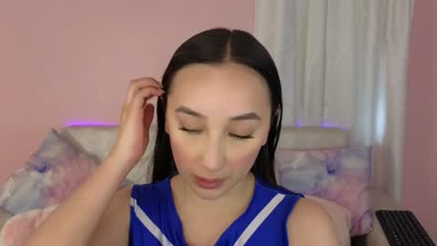 Snapshot of tiny_cora chatting on 01.10.25 tiny_cora online show from 01.10.25