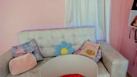 Snapshot of tiny_cora chatting on 02.21.25 tiny_cora online show from 02.21.25