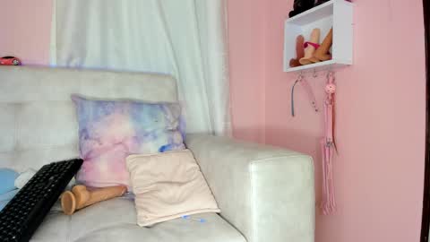 Snapshot of tiny_cora chatting on 03.03.25 tiny_cora online show from 03.03.25