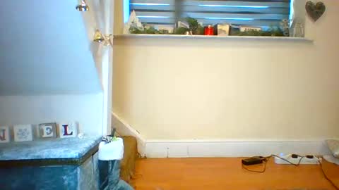 Snapshot of tinyasian911718 chatting on 12.16.24 Tinyasian911718 sweetinyasian instagram online show from 12.16.24