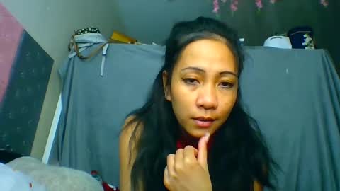 Snapshot of tinyasian911718 chatting on 12.23.24 Tinyasian911718 sweetinyasian instagram online show from 12.23.24